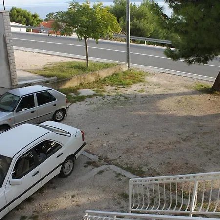 With A Parking Space Medici, Omis - 7483 דירה