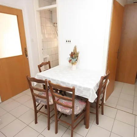 Apartament With A Parking Space Medici, Omis - 7483 Mimice