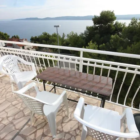 With A Parking Space Medici, Omis - 7483 דירה