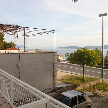 With A Parking Space Medici, Omis - 7483 Apartament