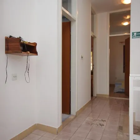 With A Parking Space Medici, Omis - 7483 דירה *